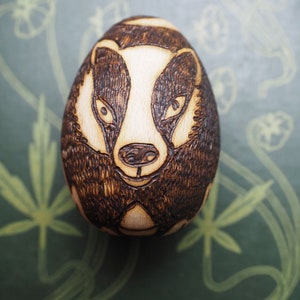 Badger, Acorn & Oak Leaf Beech Wood Egg - Tenacity, Courage - Pagan, Wicca, Witchcraft, Easter, Pyrography