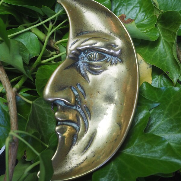 El hombre de la luna, plato de ofrendas - latón antiguo - para un altar pagano o wiccano - brujería, magia