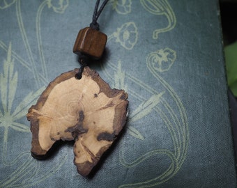 English Oak Wood Pendant - Strength and Courage - Pagan, Wicca, Witchcraft, Druid, Ogham