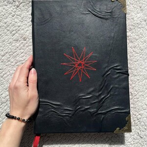 Diario de cuero con grimorio de estrella de 11 puntas / Cuaderno ocultista hecho a mano / Libro de las sombras / Diario de brujería imagen 2