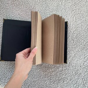 Övernaturlig pentagramgrimoire – Svart läderbok med skuggor | Occult Witch Journal bild 12