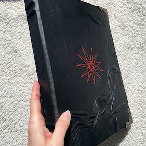 Diario de cuero con grimorio de estrella de 11 puntas / Cuaderno ocultista hecho a mano / Libro de las sombras / Diario de brujería imagen 10