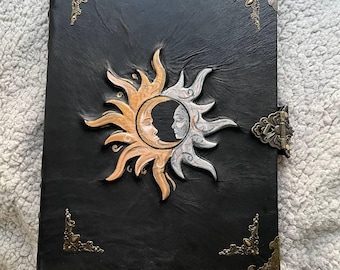 Sun & Moon Ringbuch Grimoire – Ewiges Buch der Schatten
