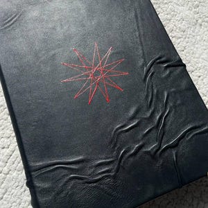 Diario de cuero con grimorio de estrella de 11 puntas / Cuaderno ocultista hecho a mano / Libro de las sombras / Diario de brujería imagen 9