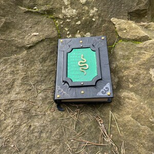 Black Leather Grimoire: Snake Charm Spellbook, A5 Kraft Pages imagem 3