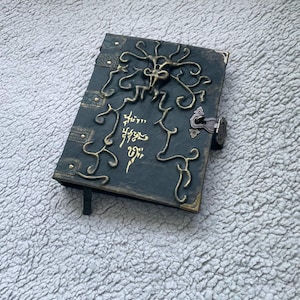 Cthulhu Grimoire: Lovecraft-Inspired A5 Journal, Dark Academia Tome