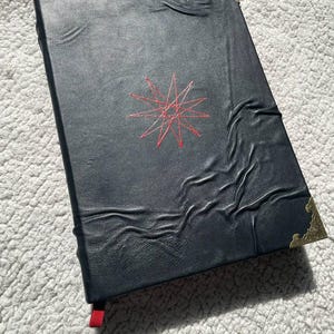 Diario de cuero con grimorio de estrella de 11 puntas / Cuaderno ocultista hecho a mano / Libro de las sombras / Diario de brujería imagen 8