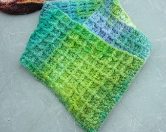 Echarpe-col bleu-vert en crochet filée et tricotée main