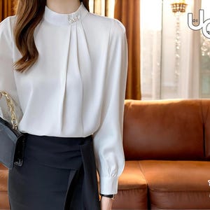 Elegancka plisowana bluzka z szyfonu | Koszula z długim rękawem dla kobiet | Klasyczny jesienny top | Sweter z okrągłym dekoltem i dopasowanym krojem | Elegancki strój biurowy
