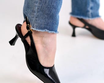 Zapatos de tacón bajo de piel negra: elegantes zapatos hechos a mano