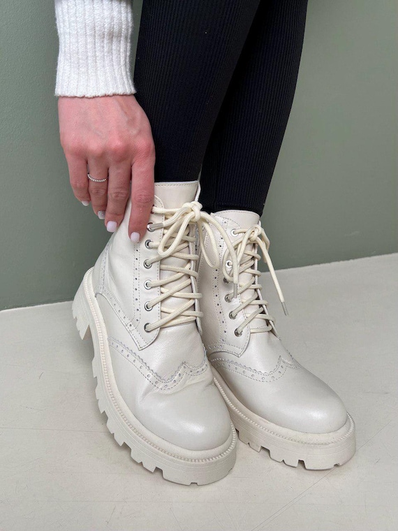 Handmade Leather Brogue Boots: Chunky Milk Lace-Up Winter Boots