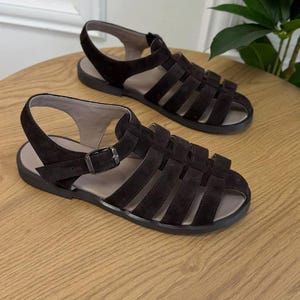 Women&#39;s Leather Fisherman Sandals: Closed Toe Summer Shoes