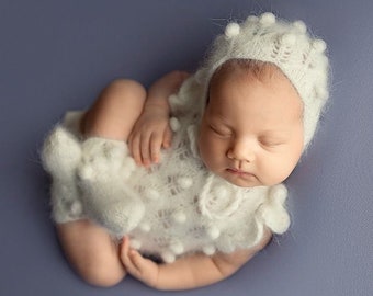 Luxurious Handmade Newborn photoprop Knitwear Set in Elegant Ivory