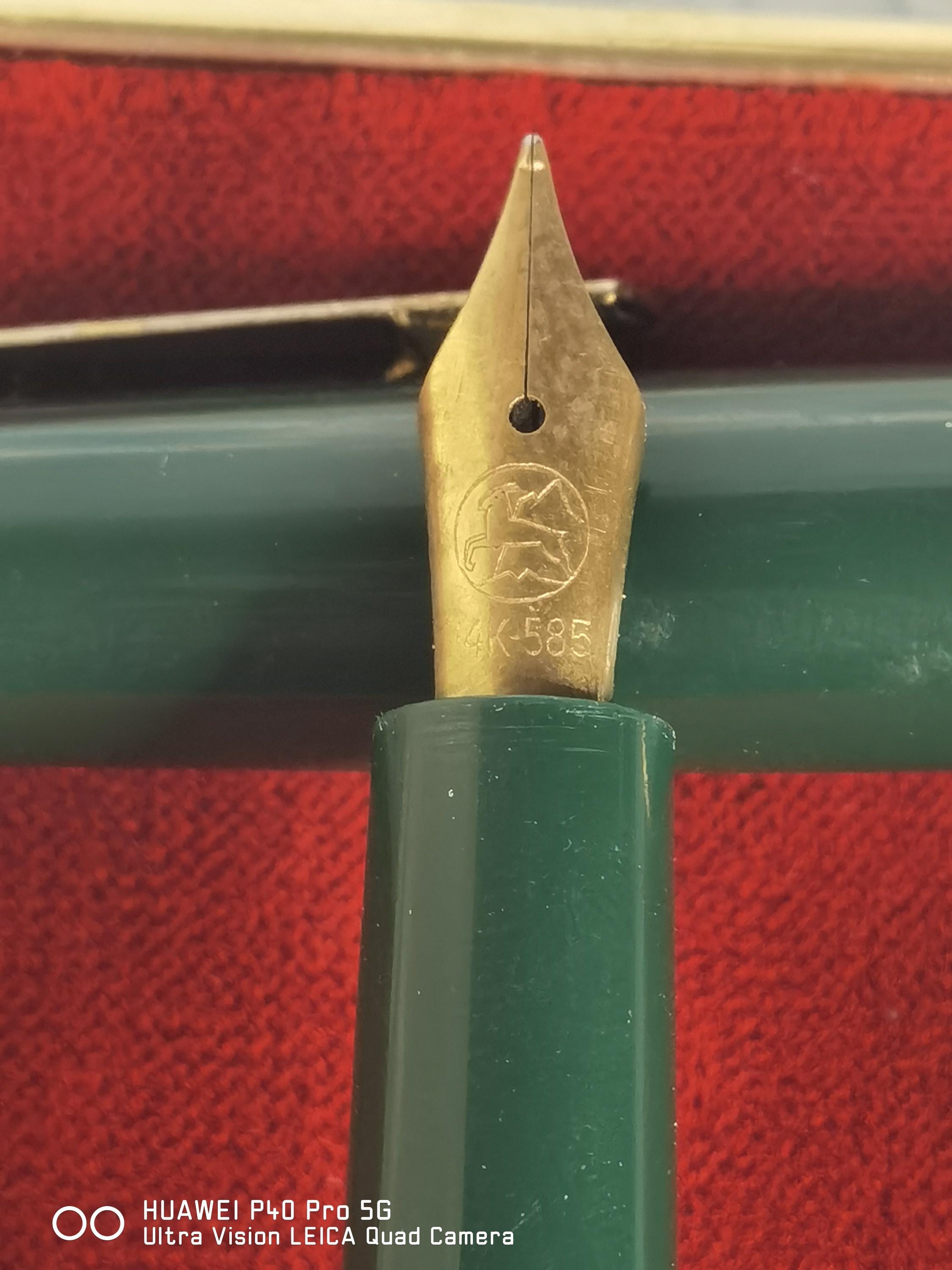 Vintage REXPEN EXCLUSIVE TOZ 14K Gold Nib Fountain Pen in Original