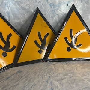 Vintage Retro Industrial Road Warning Tin Porcelain Enamel Sign Danger Caution Slippery Surface Wet Floor Warning Sign Street Sign