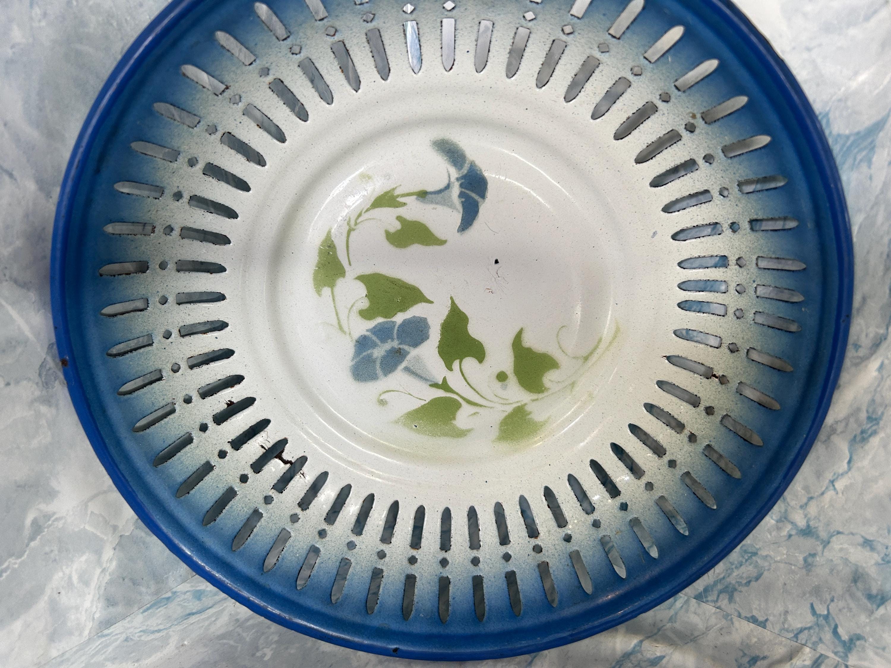 Passoire vintage en émail bleu avec long manche, simple tamis en métal, passoire en émail, décoration de cuisine de campagne, décoration murale ancienne, collection - France