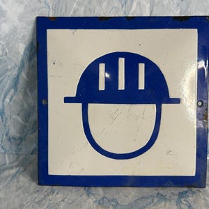 Plaque émaillée d&#39;usine industrielle bulgare vintage Plaque de protection de la tête Équipement de protection individuelle pour la zone du casque