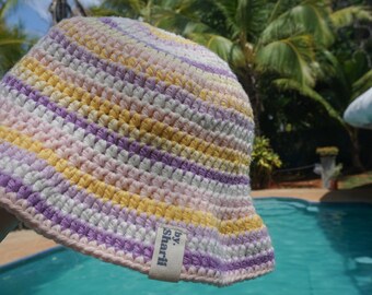 Sonnenhut gehäkelt Fischerhut Buckethat crochet gestreift flieder gelb weiß rosa