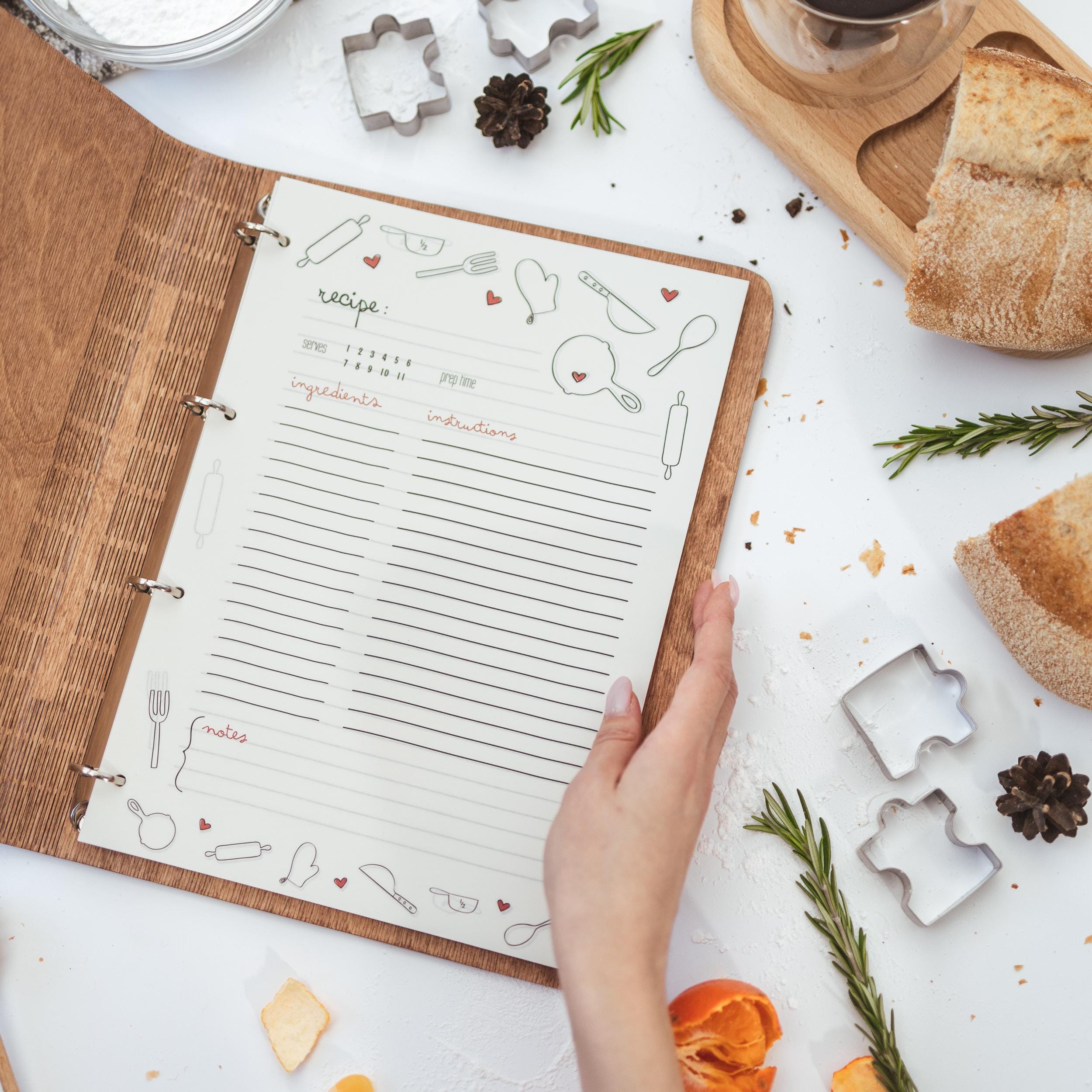 Personalized Recipe Book, Custom Recipe Book, Blank Cookbook for Mom, Kitchen Device, Mom Christmas Gift, Grandma Gift, Mama&#39;s Kitchen Decor