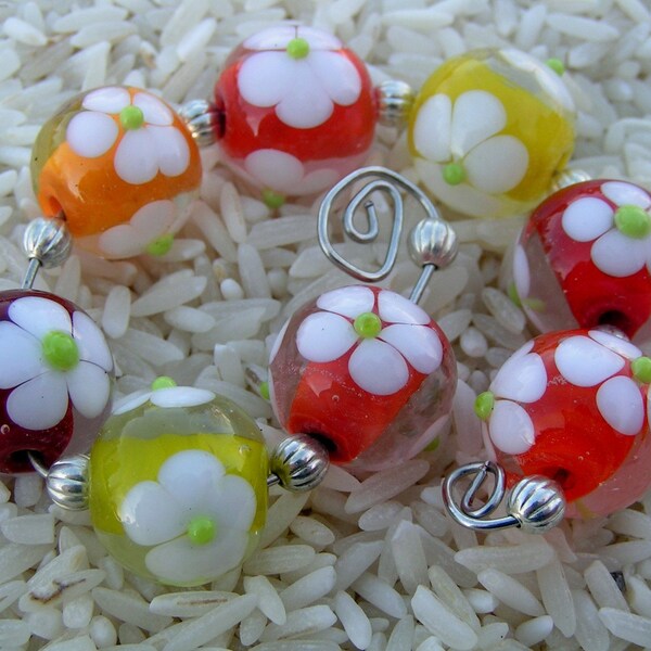 HowFunIsThat - 8 Handmade Lampwork Beads - Spring Flowers - FREE SHIPPING TO US AND CANADA - SRA