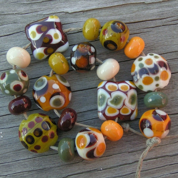 HowFunIsThat - 15 Handmade Lampwork Beads - Guacamole - SRA