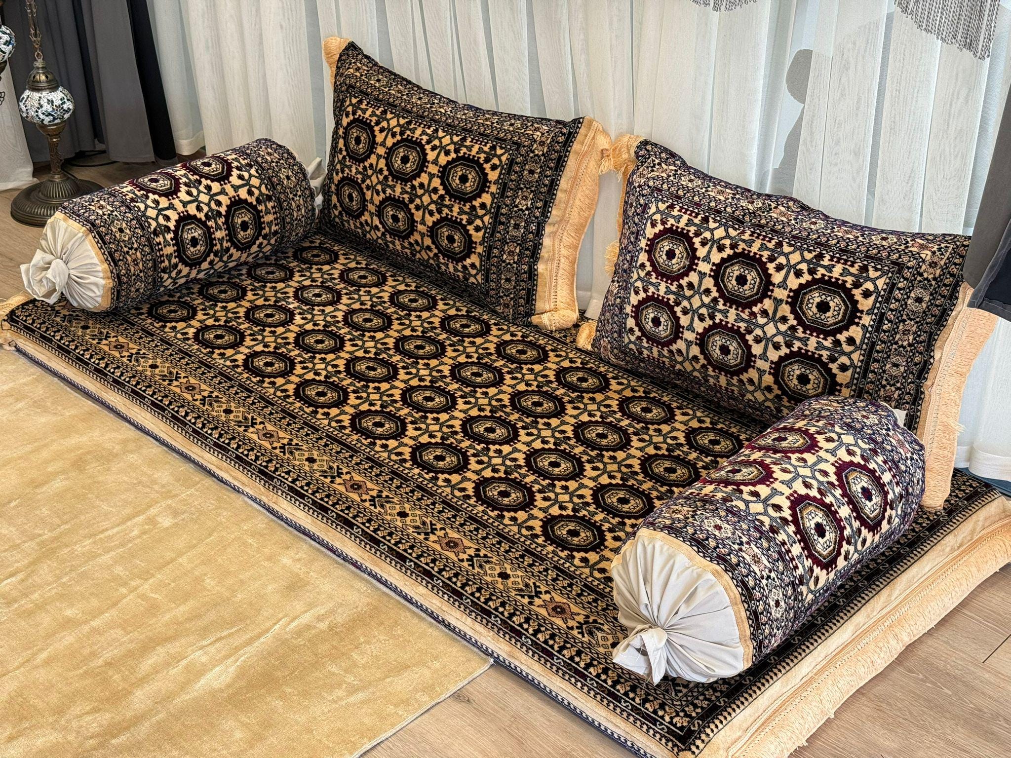 Toshak cushion - Etsy 日本