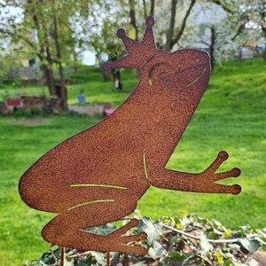 Froschkönig zum Stecken, Rostfigur Frosch