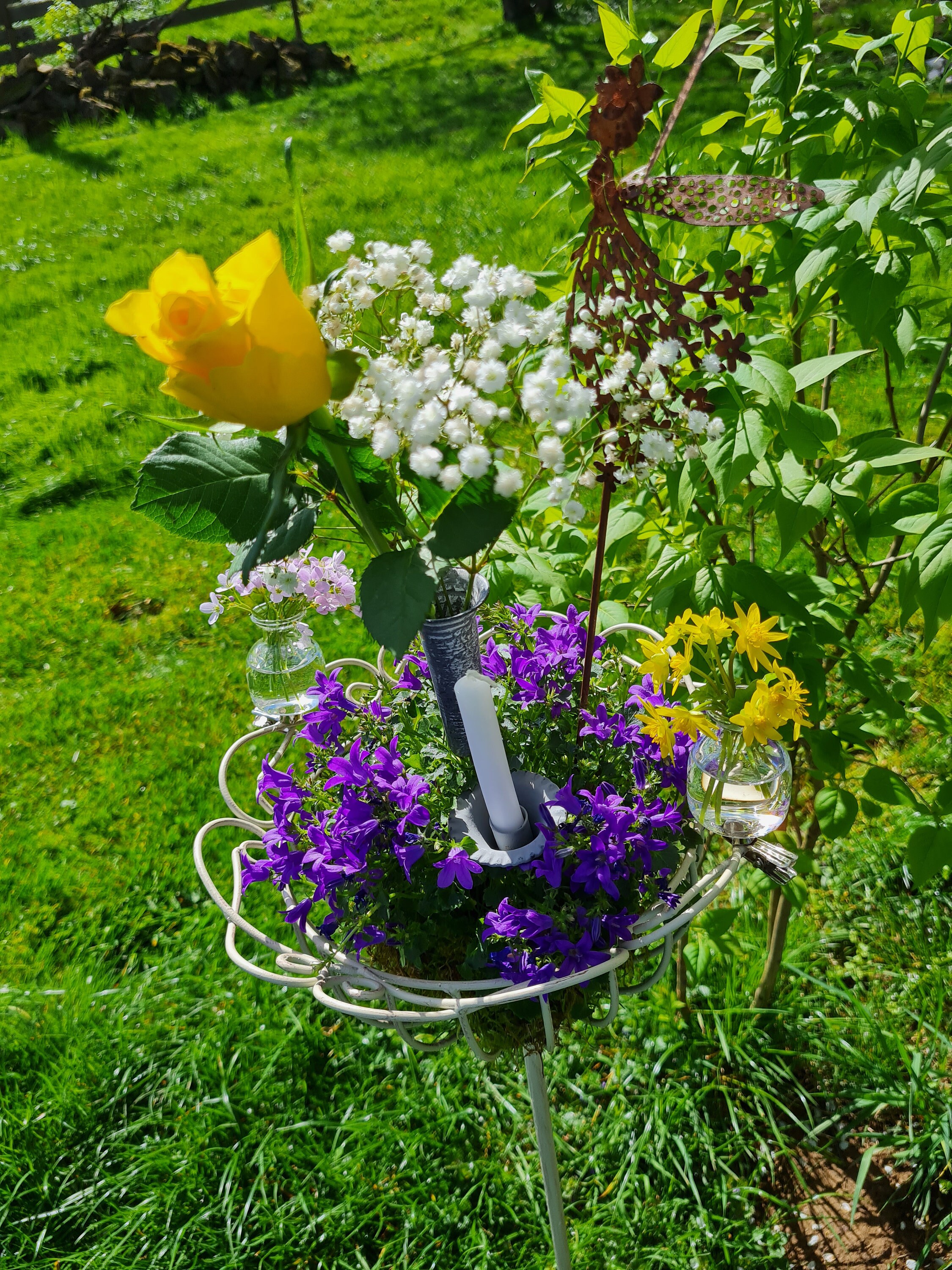 windlicht blumenkasten Windlicht Metall bunter Kranz Trockenblumen Trend – cozy-seasons.de