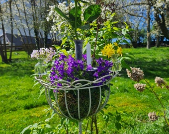 Panier sur bâton, pot de fleurs, bâton de fleurs, panier de fleurs, piquet de jardin