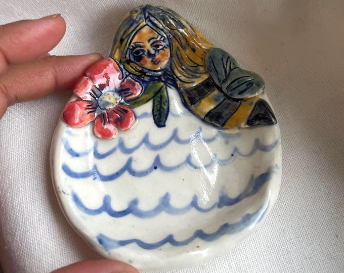 Handmade Ceramic whimsical funny bees Trinket Dish small Suace Dipping dish: Original Design