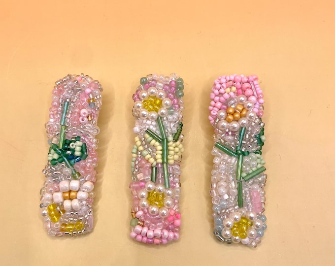 Handmade Beaded Daisy Hair Clip: Colorful Y2K Retro Accessory Embellishments