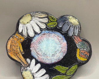 Ceramic Flower plate Whimsical design, daisy, Cat, Flower shape  (13-14cm ) Sgraffito art