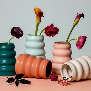 Svulme Vase - Modern Handmade Ceramics - Medium Vase