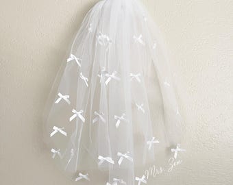 Bride Bow Veil: Personalized Wedding Day Tulle Veil (21.5" Long)