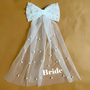 Bride Bow Pearl Veil for Day of Wedding Hair Accessory for Bridal Shower Personalize Hair Clip Honeymoon Veil Beach Wedding Tulle Veil