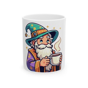 Morgens Kaffeebecher mit Zauberer trinken, verzauberte Tasse.