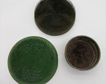 3 vintage metalen bloemkikkers 6" Vogue #7 5" en 3,25" ongemarkeerd VS-kavel
