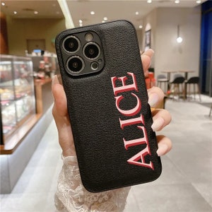 Funda personalizada de lujo negro rojo para iPhone 15 14 13 12 11 Pro Max Mujeres Nombre de regalo Caso iniciales Carta Cubierta de cuero 7 8 más XR XS SE
