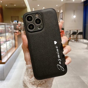 Funda personalizada en blanco y negro de lujo para iPhone 15 14 13 12 11 Pro Max Mujeres Nombre de regalo Funda iniciales Carta Funda de cuero 7 8 plus XR XS SE