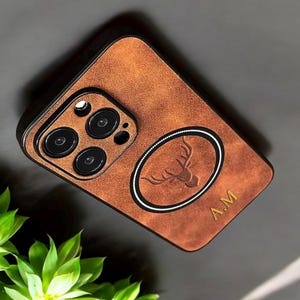 Funda personalizada para iPhone con cabeza de ciervo de lujo en color canela, para iPhone 15, 14, 13, 12, 11, 16 Pro Max Plus, compatible con cargador inalámbrico, letra inicial