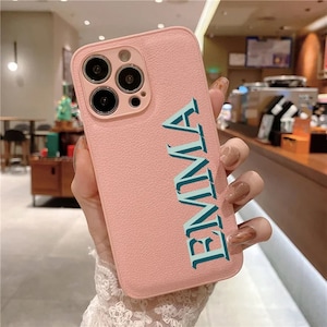 Funda personalizada rosa bebé de lujo para iPhone 15 14 13 12 11 Pro Max Mujeres Nombre de regalo Caso iniciales Carta Cubierta de cuero 7 8 más XR XS SE