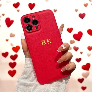 Rött Rubin Guld Lyxigt Klassiskt Läderfodral Helbaksida iPhone 16 15 14 13 12 11 Pro Max Personligt Namn Initialer Bokstav Graverad Herr Dam