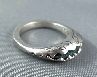 Elegance in Enamel: Hand-Engraved Silver Ring with Blue Spots. Size 6 1/4