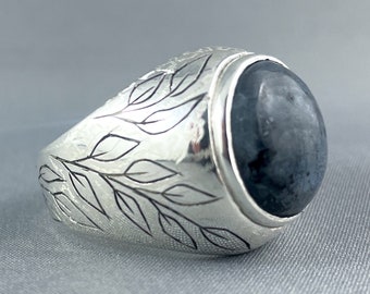 Handmade Silver Ring with Larvikite Stone and Leaf Engraving. Size 9