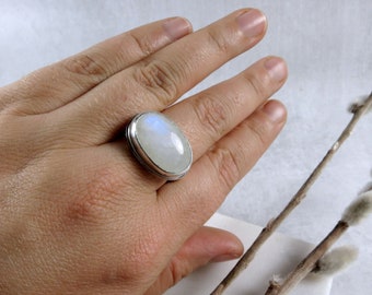 Moonstone Ring in Sterling Silver Size 8 3/4