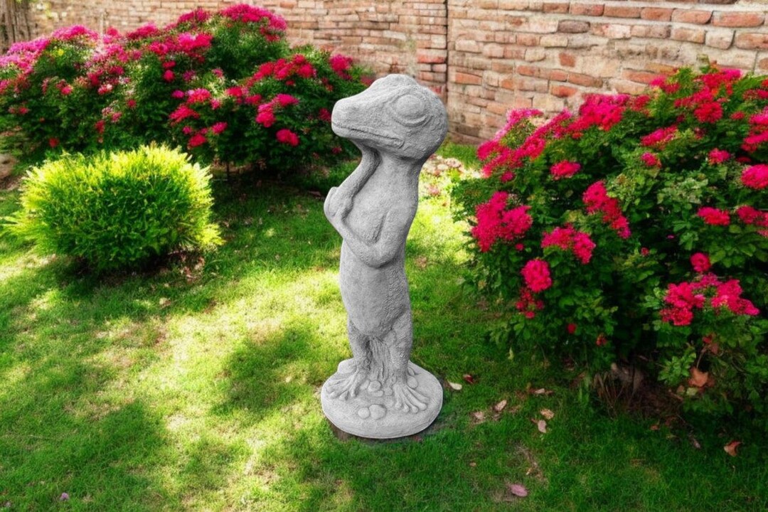 Thinking Gecko Standing Gecko Sculpture 18