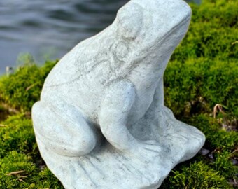 Stone frog figure 5" Outdoor animal statue, Garden frog, Small sitting frog, Animal garden decoration, Concrete toad, Frog lover gift