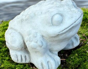 Beton frog sculpture 4" Small toad figurine, Sitting frog statue, Animal yard ornament, Frog lovers, Garden frog, Realistic toad