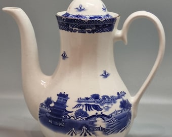 Cafetera Ringtons Willow Pattern de Wade Ceramics.