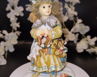 Christine Haworth Winter Walk Figurine Theleonardo Collection